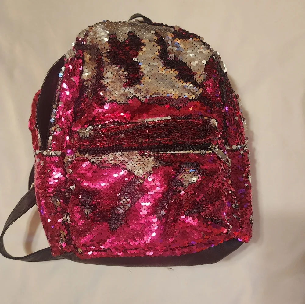 Ardene girls' sequins backpack pink and silver fon to change colors